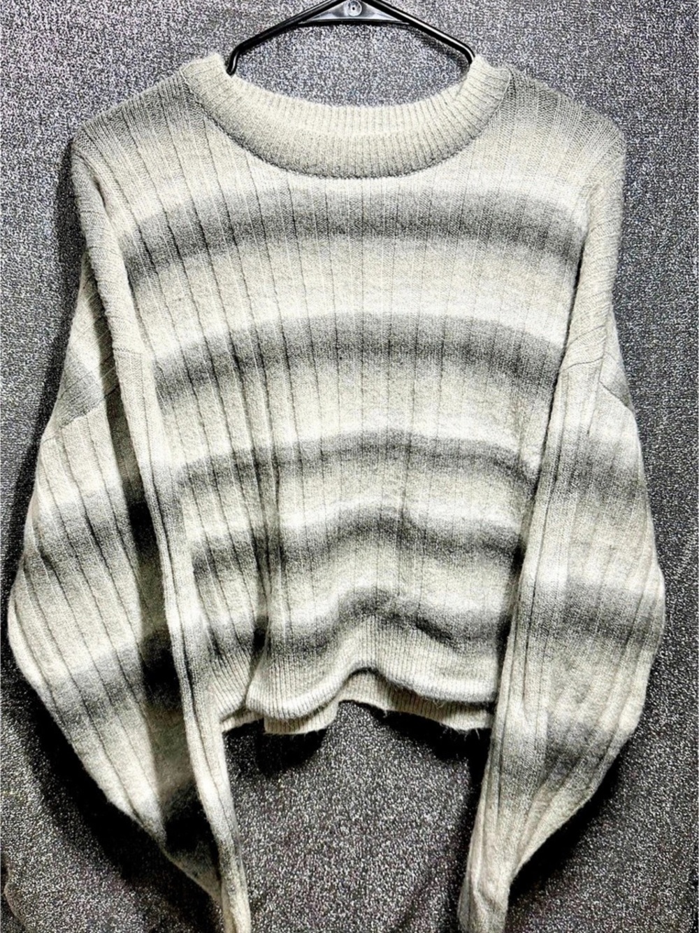 H&Medium Striped Crewneck Sweater Gray & White Size Medium